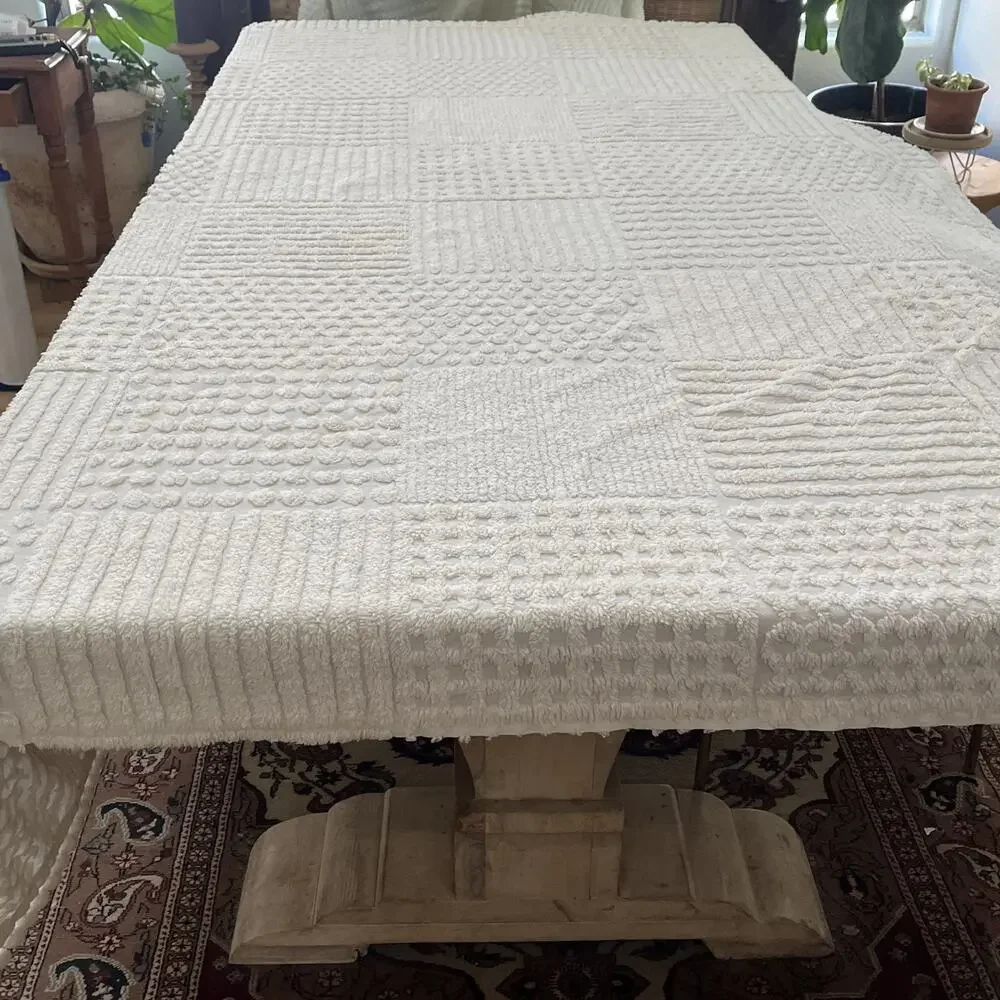 L.L Bean Chenille Coverlet 107 x 76